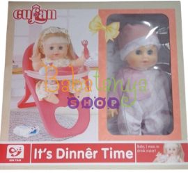 Játékbaba etetőszékkel Játékbaba etetőszékkel